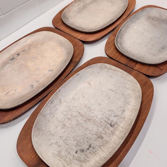 Set of 4-1960s MCM Gladmark of Burbank CA-Sizzler Plate Sets-Teak and Aluminum - Picture 9 of 9